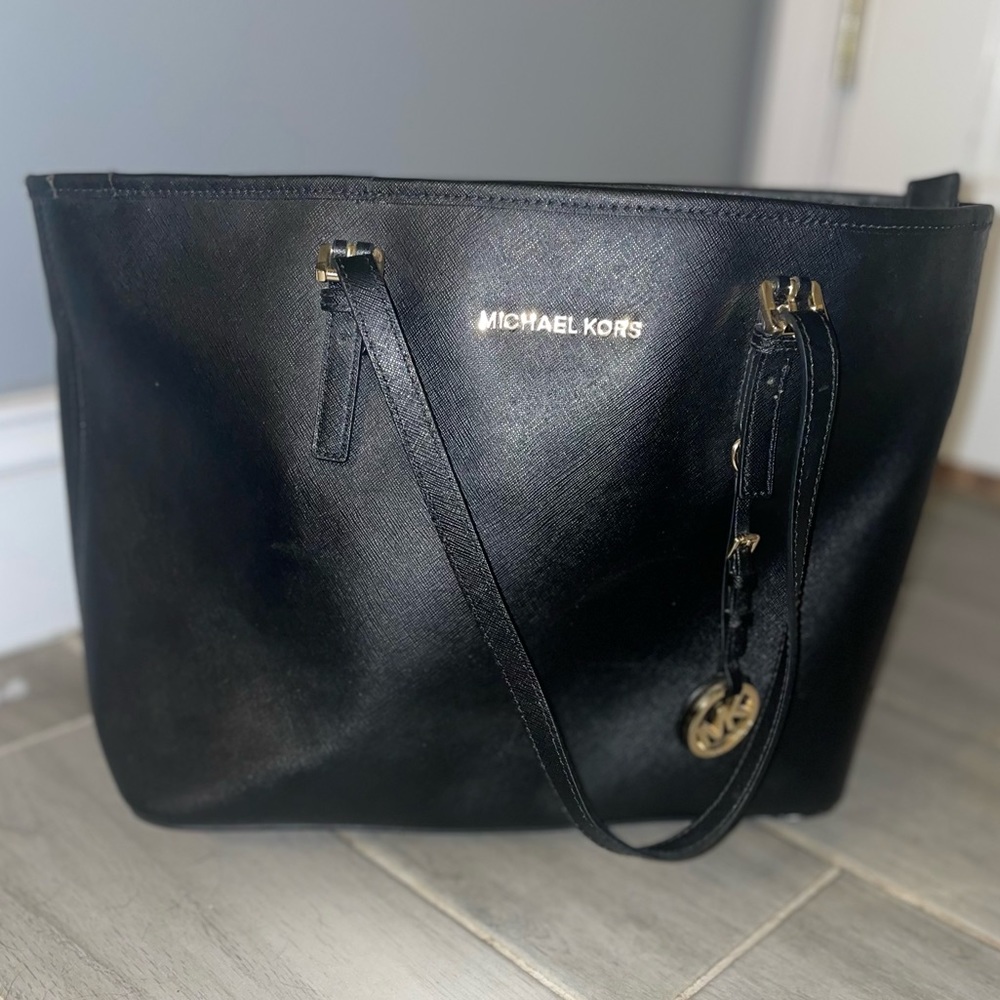 Michael Kors Black Jet Set Handbag. Used Excellent Condition